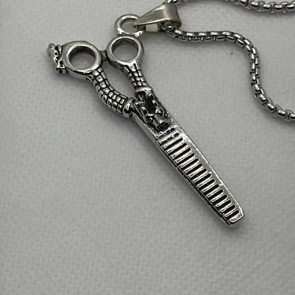 Silver Tone Barber Shears & Comb Pendant Necklace 23” Titanium NWOT, snake skin